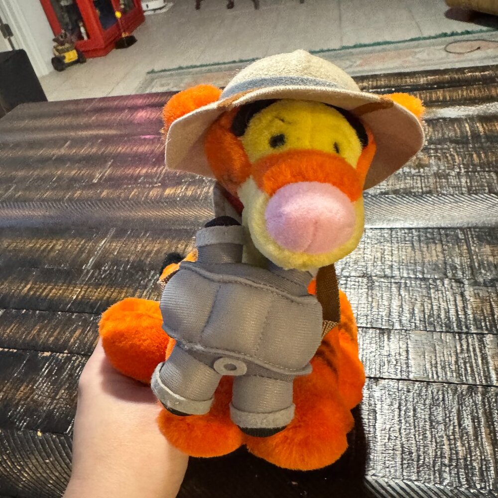 Disney World Animal Kingdom Safari Tigger 8" Plush Stuffed Animal